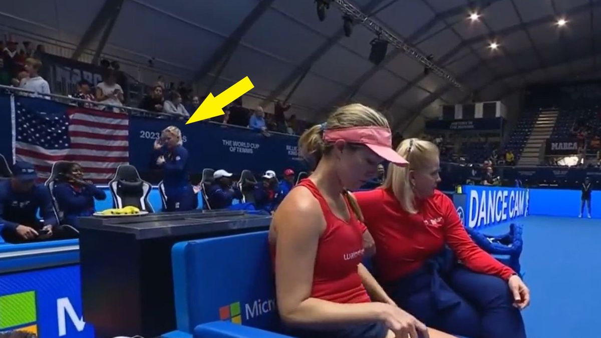 Amerykańskie tenisistki (na drugim planie) zatańczyły "Macarenę"