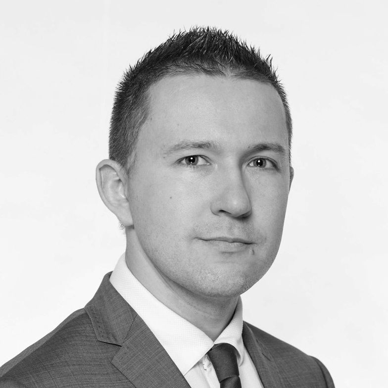 Złoty wreszcie odrabia straty