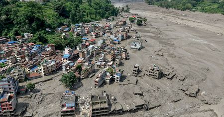Powódź w Nepalu. Rośnie bilans ofiar, wśród nich obcokrajowcy
