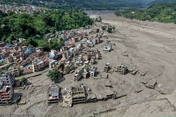 Powódź w Nepalu. Rośnie bilans ofiar, wśród nich obcokrajowcy