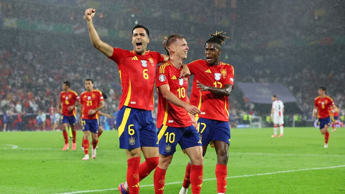 Getty Images / Alex Grimm / Na zdjęciu: Mikel Merino, Dani Olmo i Nico Williams