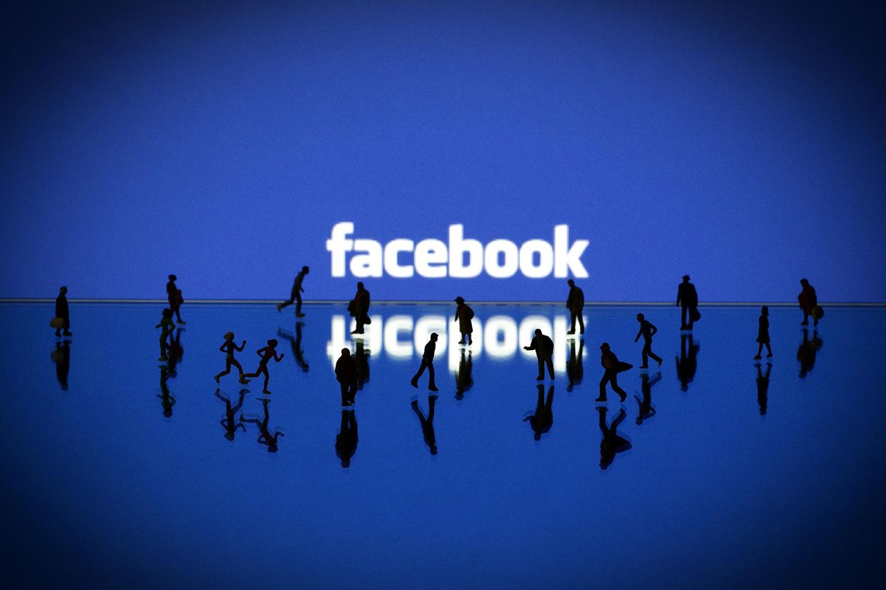 Gratka dla branży reklamowej: Facebook będzie śledził internautów poza Internetem