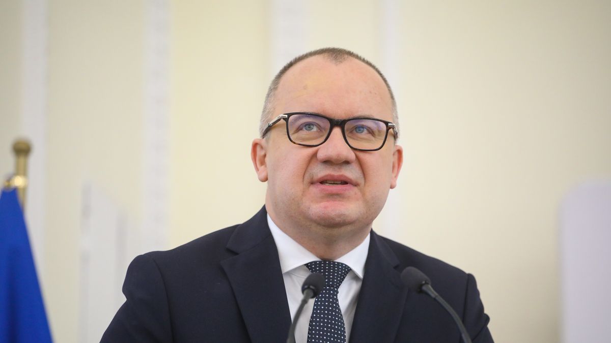 Warszawa, 17.04.2024. Minister Sprawiedliwości Adam Bodnar na konferencji "Od demokratycznego regresu do redemokratyzacji. Czego możemy się nauczyć na przykładzie sukcesu Polski" w NFZ Audytorium w Warszawie, 17 bm. (aldg) PAP/Albert Zawada