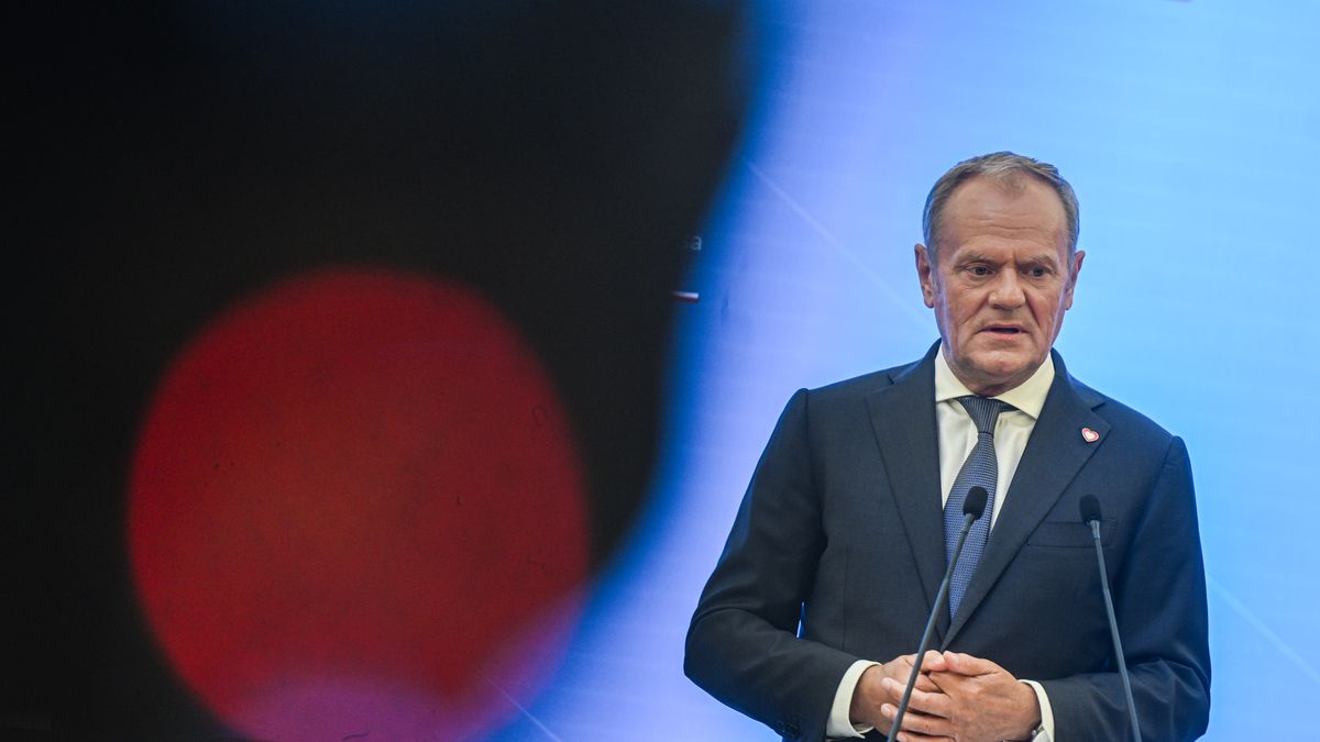 WARSAW , POLAND - JULY 07: Polish Prime Minister, Donald Tusk and the Dutch Prime Minister, Dick Schoof deliver a press statement following their meeting in Warsaw, Poland on July 07 2025. (Photo by Omar Marques/Anadolu via Getty Images)