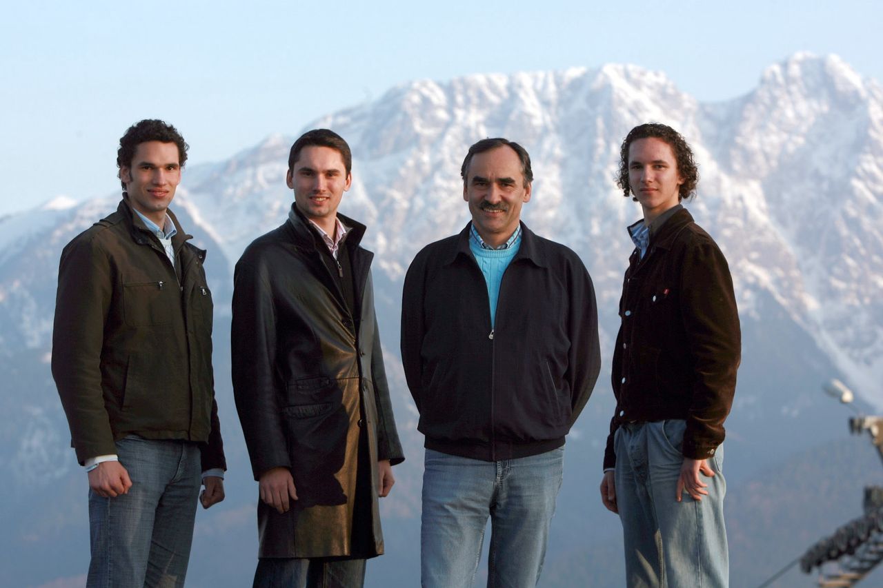 Rok 2007, od lewej: Albert, Adam Junior, Adam Senior i Antonii Bachleda-Curuś