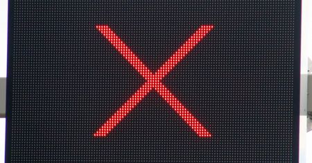 Czerwony "X" na autostradzie. Zignorujesz go, to gorzko pożałujesz