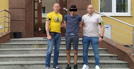 Wpadł złodziej katalizatorów. Obywatel Gruzji uszkodził co najmniej 5 samochodów na osiedlowych parkingach
