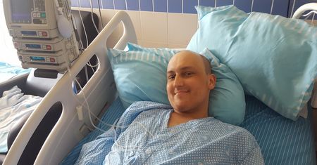 Ma 25 lat i chce jeszcze żyć. W Polsce czekało go hospicjum, więc wybrał leczenie w Izraelu