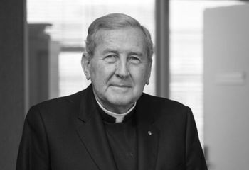 Nie żyje ks. Michael Tate. Zaczynał jako senator i minister w Australii