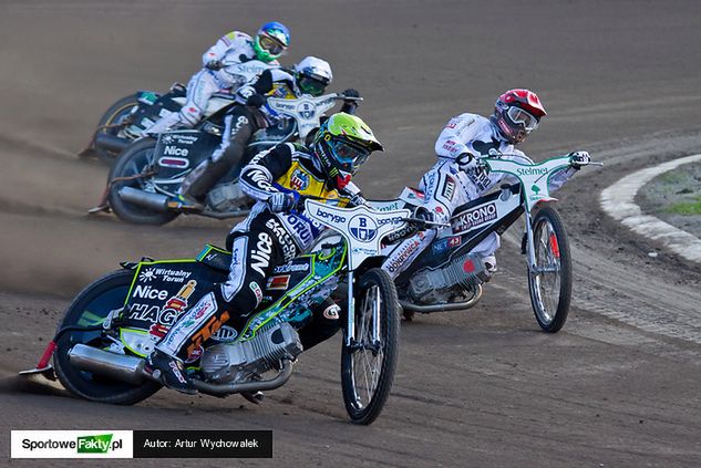 Chris Holder na prowadzeniu