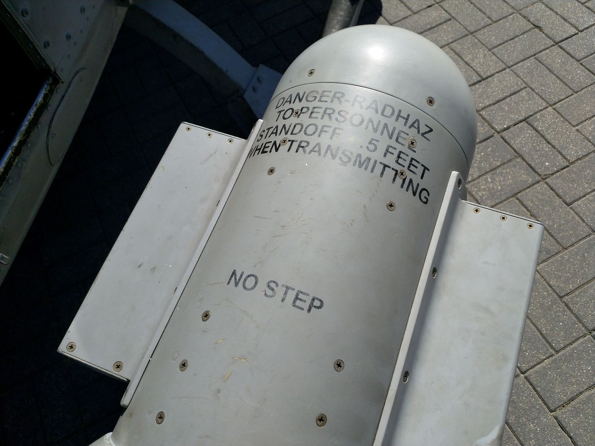 Zasobnik walki elektronicznej AN/ALQ-231 Intrepid Tiger II z którym RDESS może mieć bardzo wiele wspólnego.