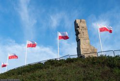 Wandale na Westerplatte. Zniszczyli polskie flagi