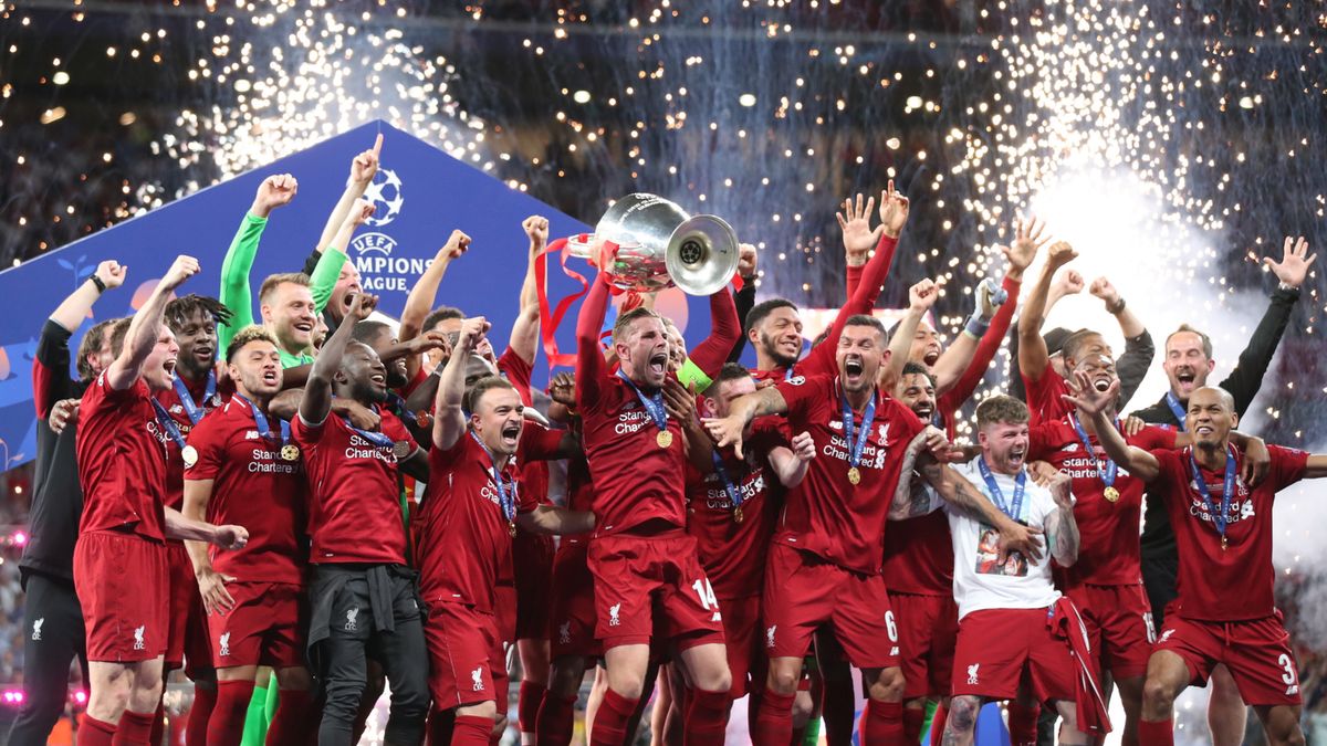Na zdjęciu Liverpool po finale Ligi Mistrzów 2019