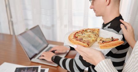 Grzechy żywieniowe Polaków w pandemii. Skutki mogą być nieodwracalne