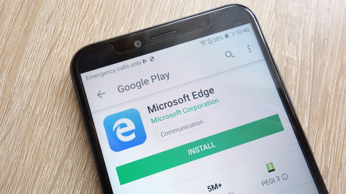 Mobilny Edge oceniany jest lepiej niż Chrome (depositphotos)