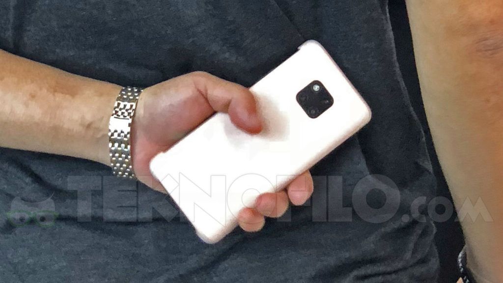 Huawei Mate 20 przyłapany na targach IFA 2018. Ma nietypowy moduł aparatu 3