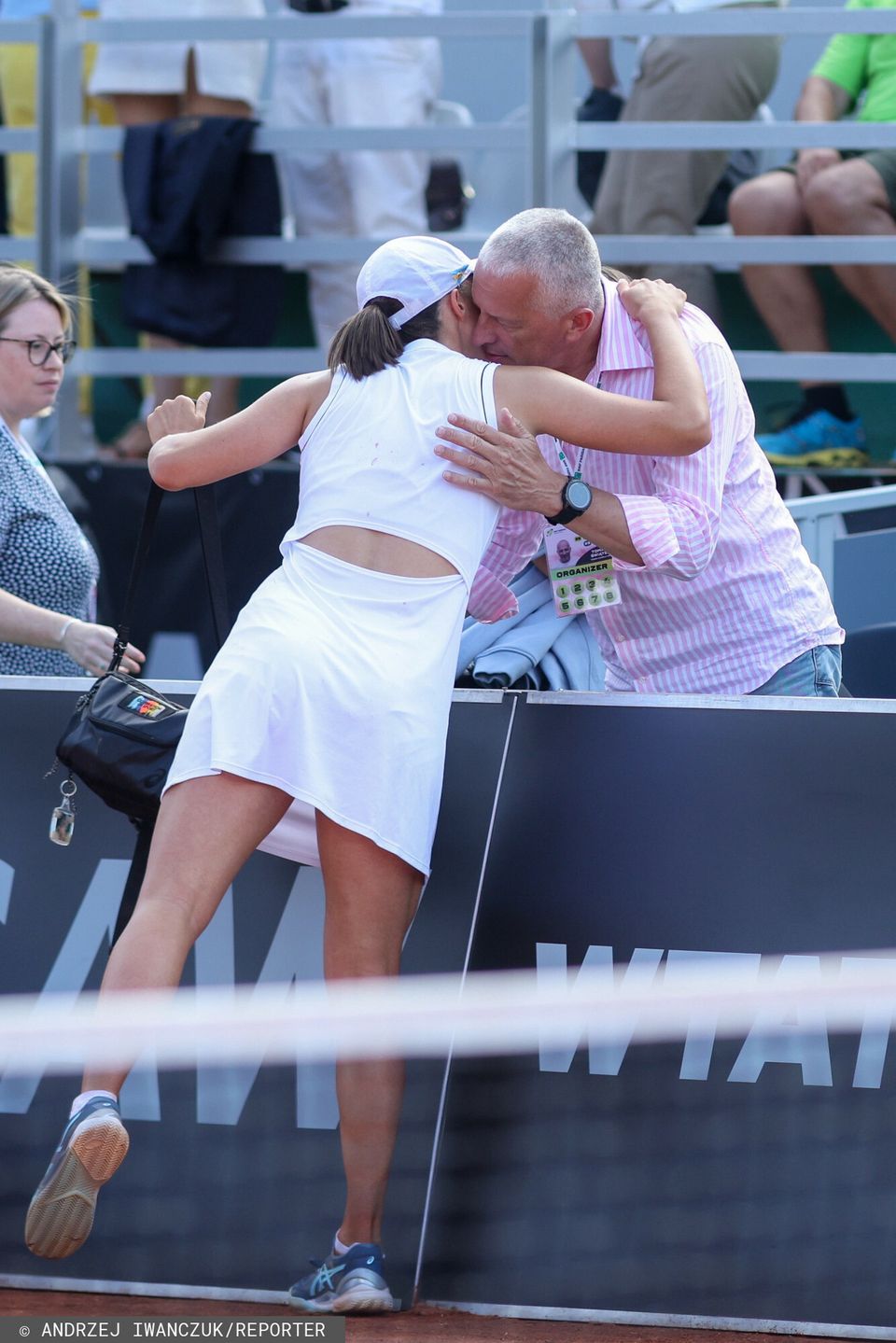 Turniej BNP Paribas Poland Open
27.07.2022 Warszawa Turniej tenisowy BNP PARIBAS Poland Open mecz Iga Swiatek, Magdalena Frech 
fot. Andrzej Iwanczuk/REPORTER
n/z: , Iga Swiatek, Tomasz Swiatek
Andrzej Iwanczuk/REPORTER