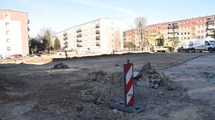 Głogów: Wielu chętnych na płatny parking na Śródmieściu, który dopiero powstaje. Na ile spółdzielnia wycenia jedno miejsce?