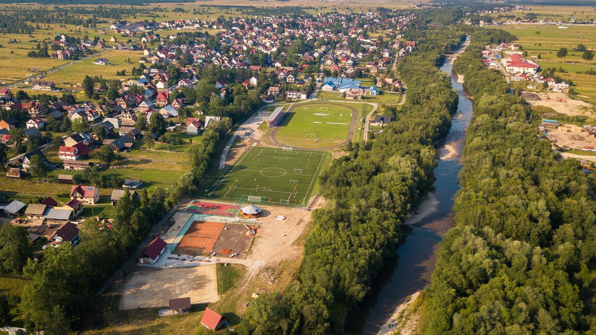 czarny, dunajec, river, town, village, podhale, tatry, podkarpackie, wojewodztwo, polska, poland, aerial, drone, footage, aviation, dji, mavic, pro, park, national, ruin, panorama, panoramic, mountain, polish, attraction, tourism, zakopane, krakow, cracow, tour, tatras, tatra, sky, water, forest