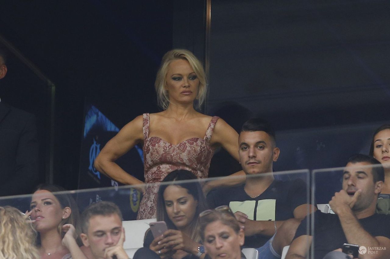 Pamela Anderson na meczu nowego chłopaka