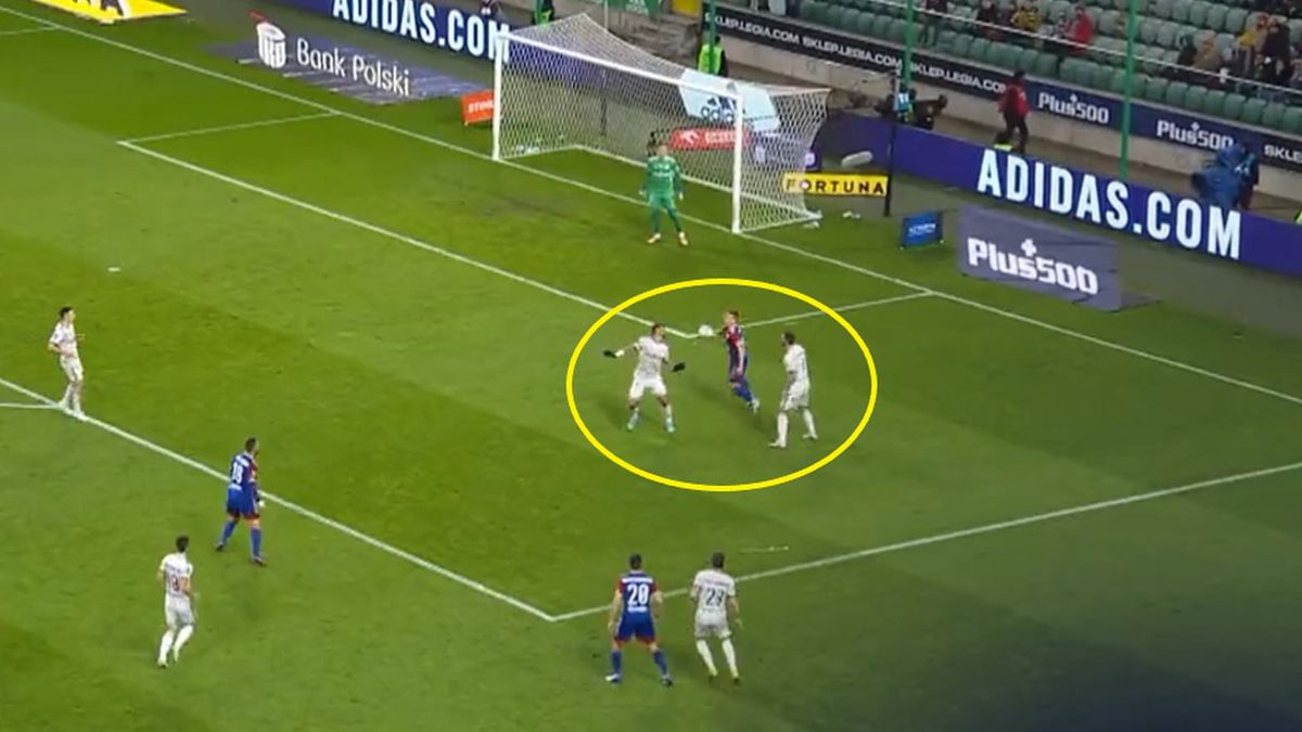 Twitter / Canal+ Sport / Fatalna postawa obrońców Legii Warszawa