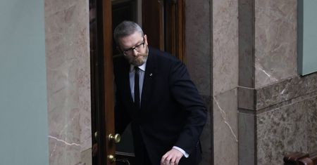 Grzegorz Braun wyrzucony z sejmowej Komisji Obrony Nrodowej. Jest komentarz posła