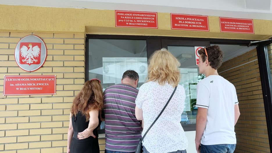 XIX Liceum Ogólnokształcące ZSO-5Liczba chętnych ogółem:  362Liczba miejsc: 128Liczba chętnych z pierwszej preferencji: 72X Liceum Ogólnokształcące Mistrzostwa Sportowego ZSElLiczba chętnych ogółem: 65Liczba miejsc: 48Liczba chętnych z pierwszej preferencji: 46