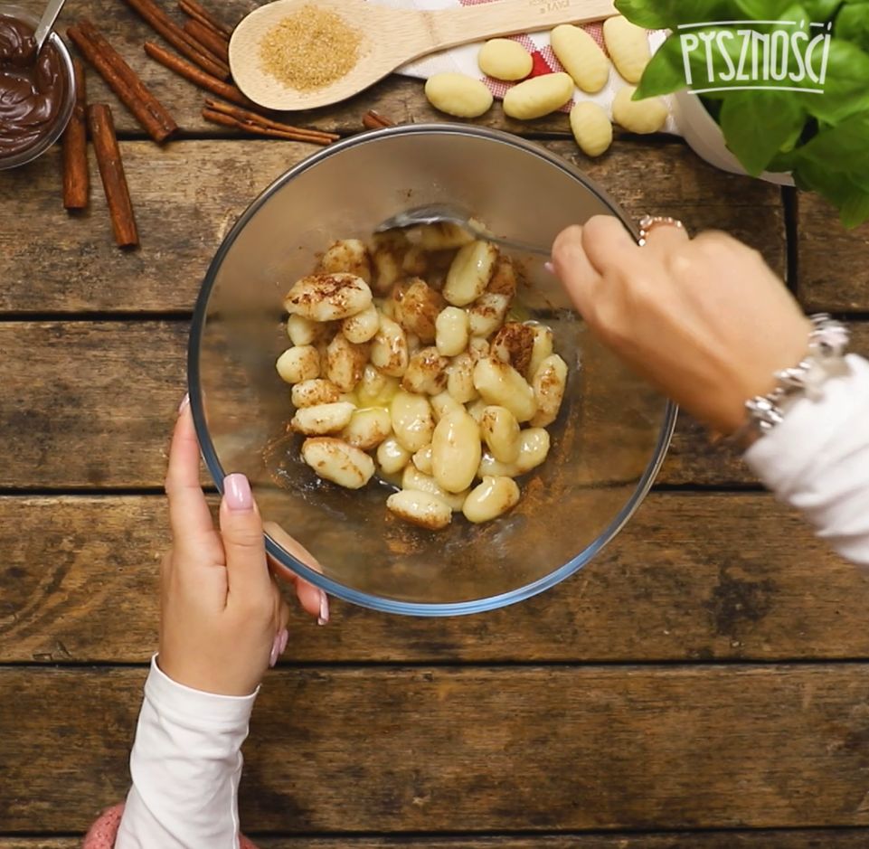 Gnocchi z masłem i cynamonem- Pyszności