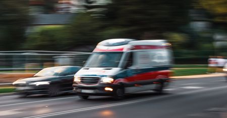 Pościg z karetką. Kierowca nie chciał przepuścić pogotowia. Mamy nagranie
