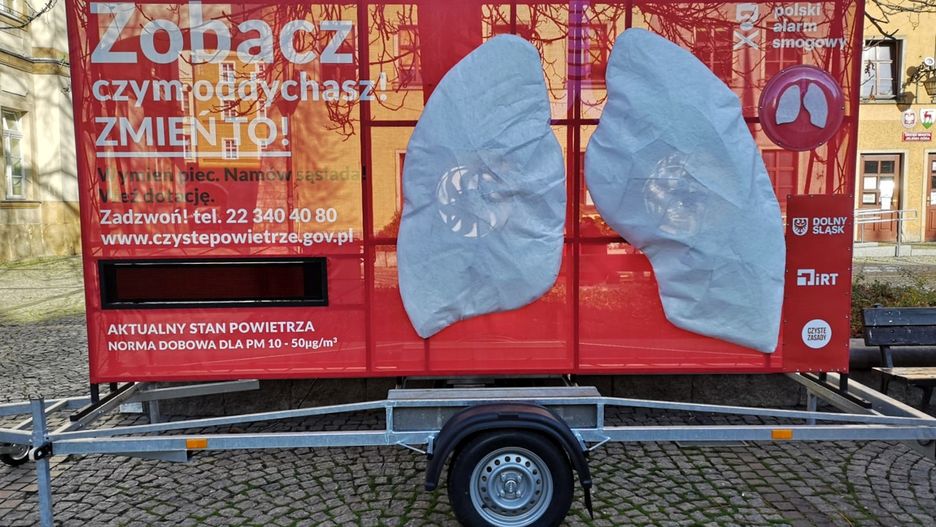 Jelenia Góra. Gigantyczne smogowe płuca po raz pierwszy na Dolnym Śląsku