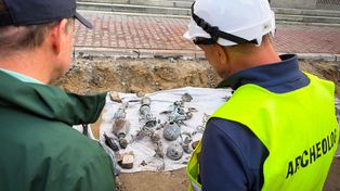 Remontowali ulice w centrum Warszawy. Odkryli cenne przedmioty