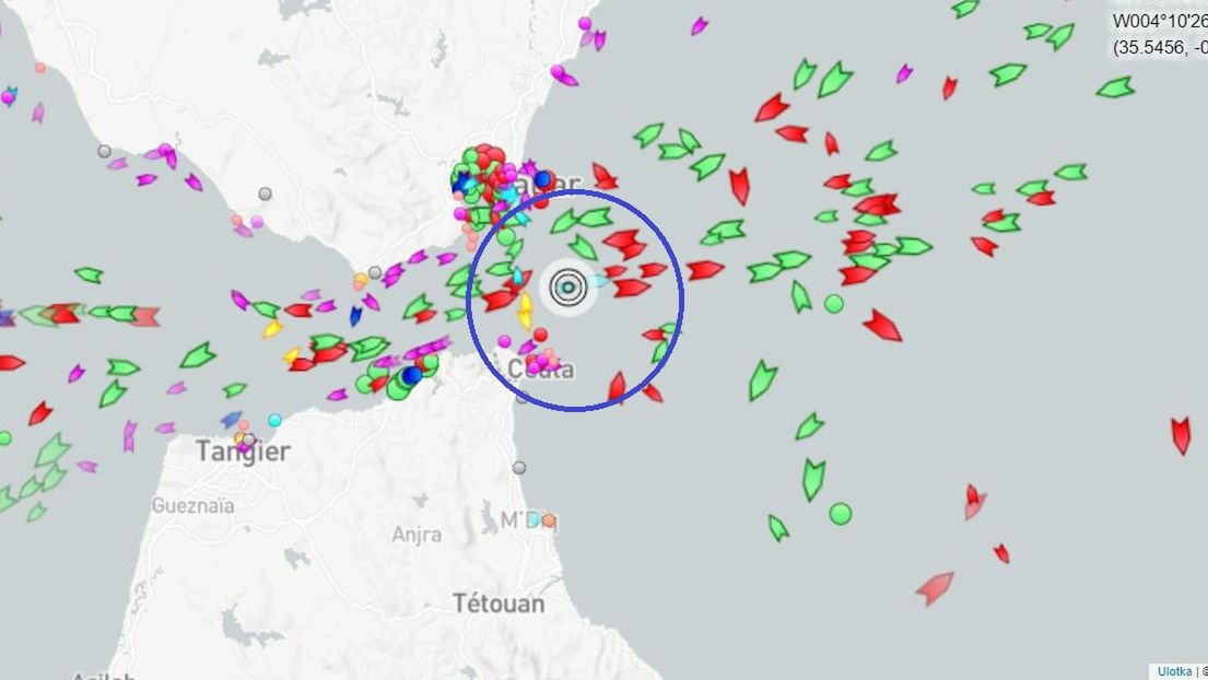 Tutaj znajduje się amerykański lotniskowiec. Wpłynął na Morze Śródziemne. 