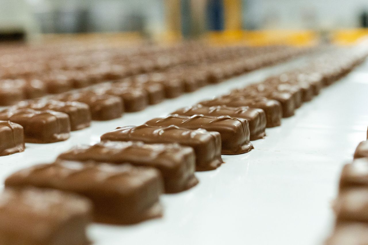 Czy wiesz, jak powstają twoje ulubione czekoladowe przysmaki?