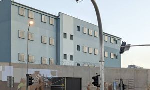 Osadzony spadł z dachu. Wszystko podczas próby ucieczki z aresztu