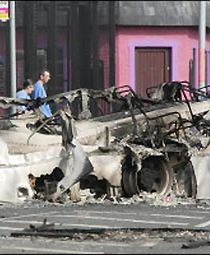 Największe od lat zamieszki w Belfaście