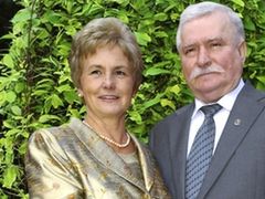 Lech Wałęsa mówi do niej "Skarbie"