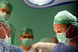 W Łodzi lekarze uczyć będą nowoczesnej techniki zakładania protez kolanowych