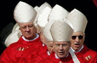 Brak porozumienia kardynałów na dzień przed konklawe