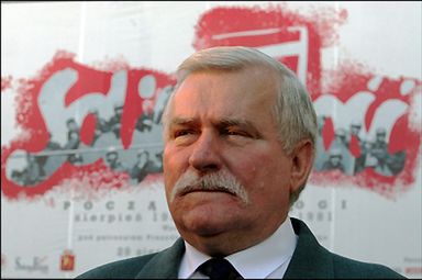 Wałęsa i Mazowiecki na otwarciu wystawy nt. Solidarności