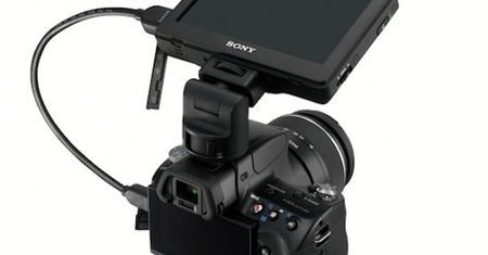 5-calowy monitor Sony ułatwi nagrywanie filmów w HD