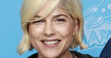 "Selma Blair zatrzymana po awanturze w samolocie. Miała gryźć załogę i kopać policjanta".