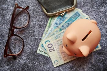 Renta rodzinna dla studentów. Co muszą zrobić maturzyści, żeby jej nie stracić?