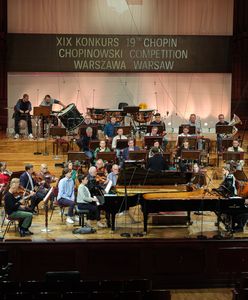 Nocne kolejki do filharmonii. Chcą dostać się na Konkurs Chopinowski