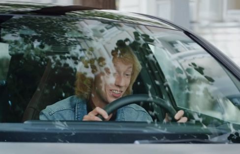 Hertz Polska reklamuje usługę wypożyczenia Mercedesa klasy A