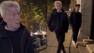 Calvin Klein STRACIŁ RÓWNOWAGĘ na spacerze z młodszym o 45 lat ukochanym. Partner nawet na niego nie spojrzał: "Ma go gdzieś" (WIDEO)