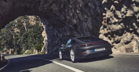 Kiedy chcesz 911 GT3, ale bez tylnego skrzydła - Porsche prezentuje wersję Touring
