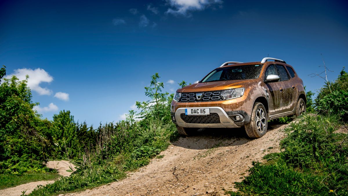 Dacia Duster jest wyraźnie droższa, a i tak najtańsza wśród konkurentów.