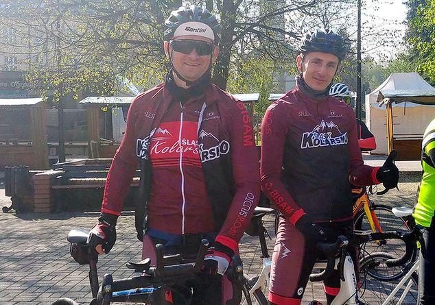 Na zdjęciu: Roman Kaczmarczyk i Paweł Stenchlik, który również weźmie udział w wyprawie (fot. Archiwum Romana Kaczmarczyka)