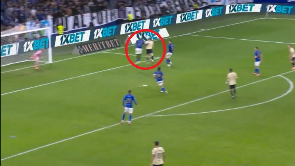 Twitter / Canal+ Sport / Robert Lewandowski zdobył bramkę po strzale głową