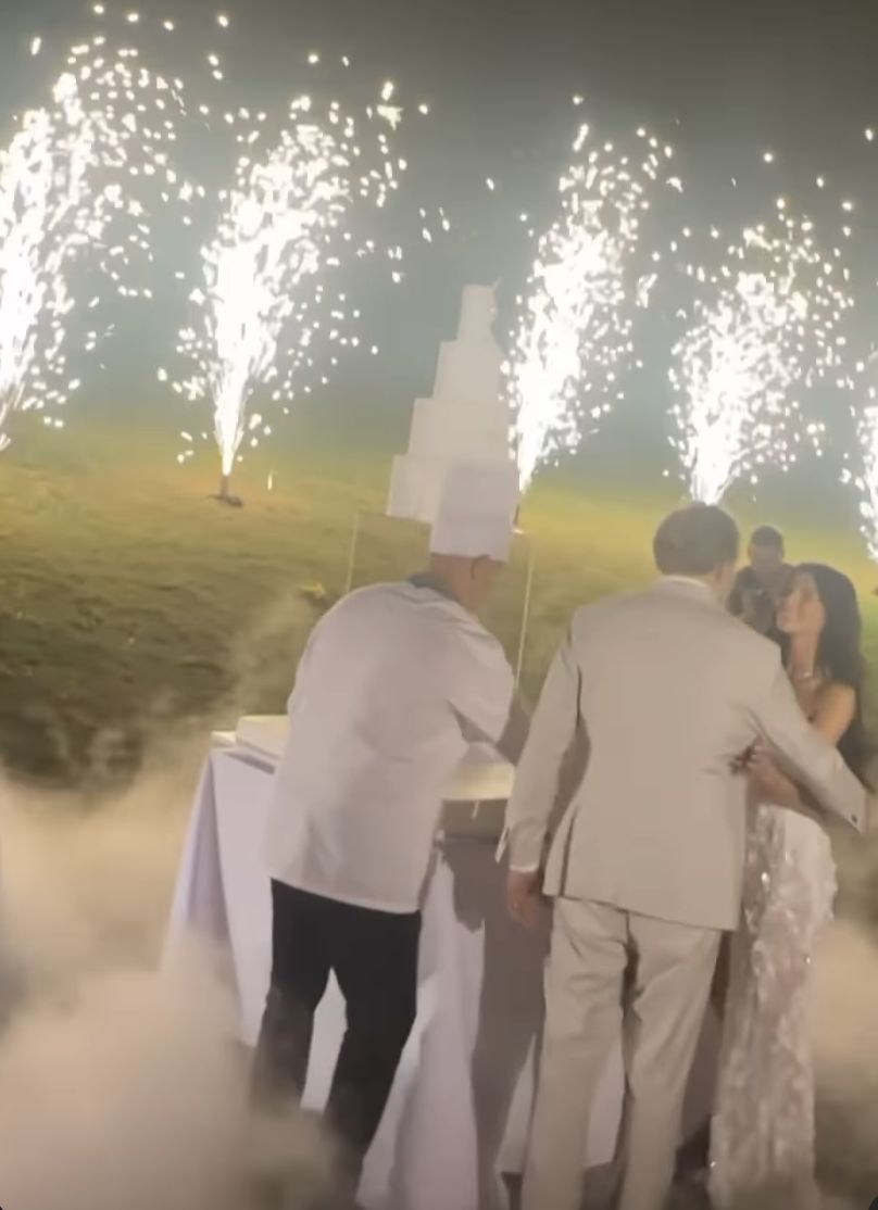Symboliczny cyatat na weselu Roksany Węgiel i Kevina Mgleja